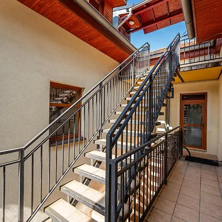 Roja Apartmán